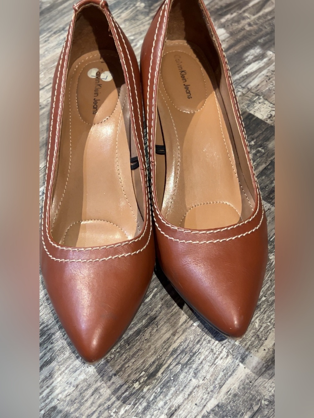 Calvin Klein Jeans Cognac color Pointed-Toe Pumps with Contrast Topstitch